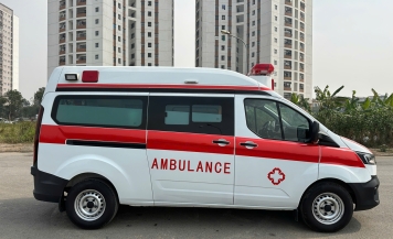 Ford transit cứu thương nhập khẩu 2025