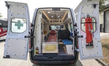 Ford transit cứu thương cao cấp nhập khẩu 2025